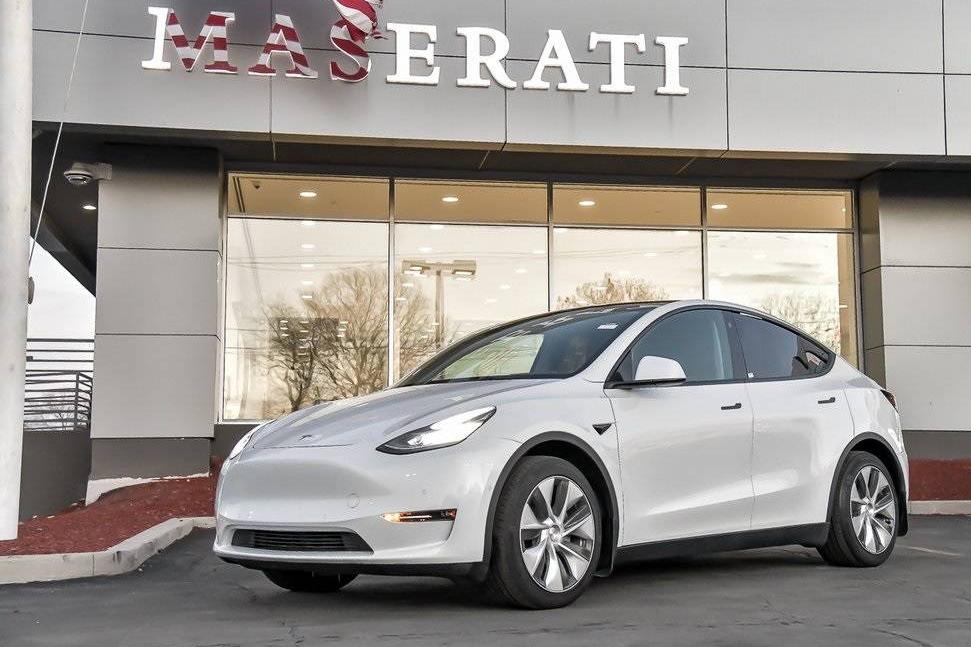 TESLA MODEL Y 2021 5YJYGAEE9MF244259 image